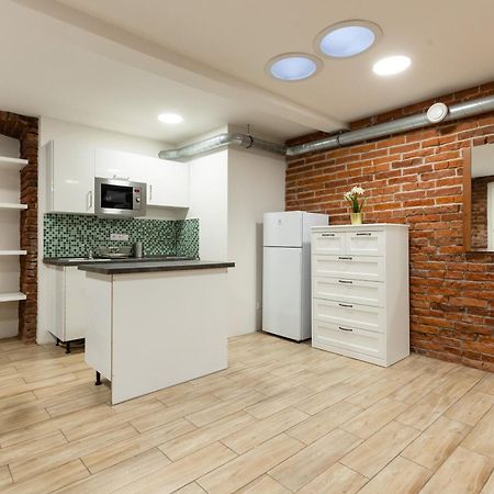 Spacious Apartment In Quiet Courtyard Near Charles Bridge Praga Exterior foto