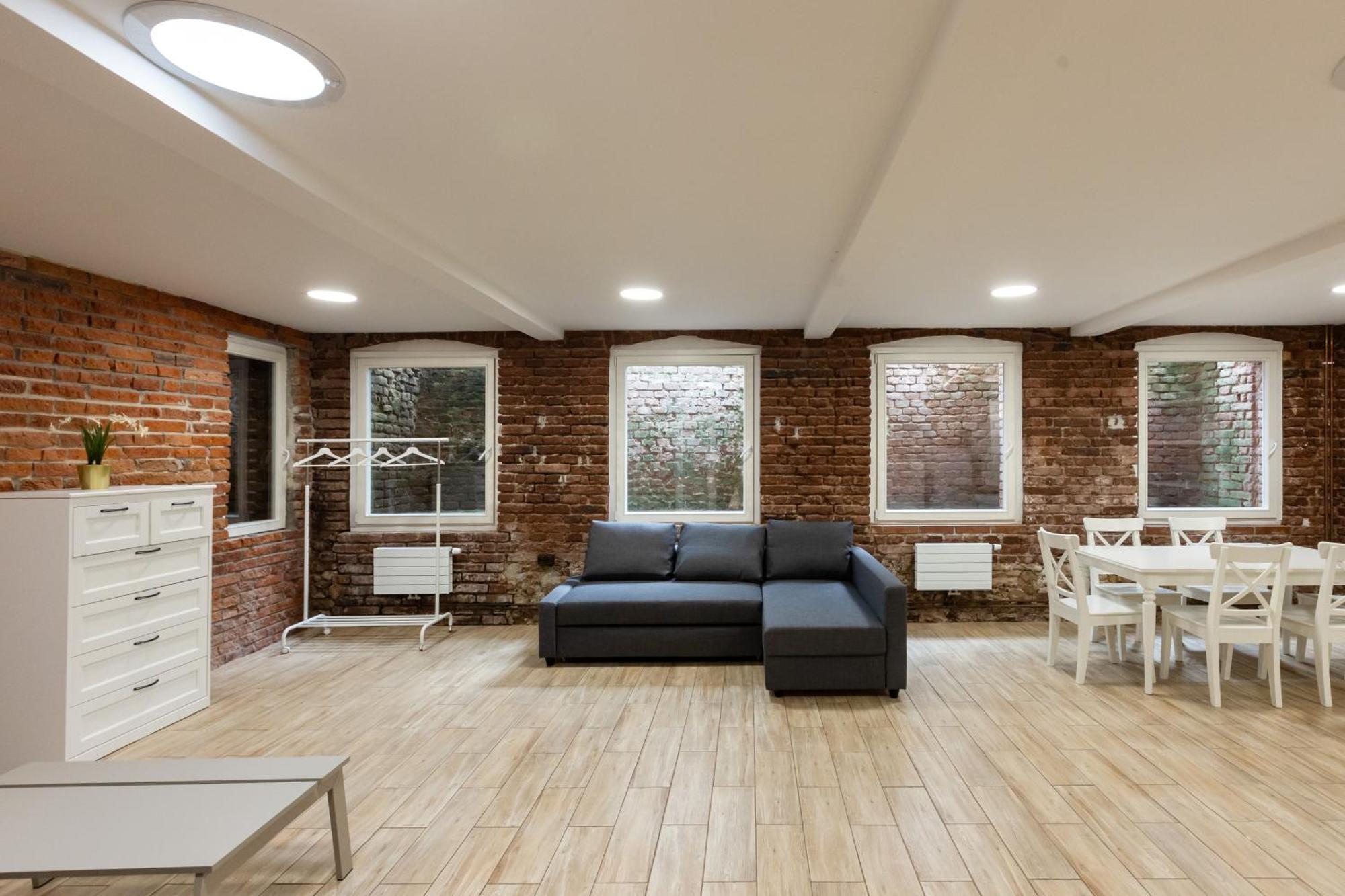 Spacious Apartment In Quiet Courtyard Near Charles Bridge Praga Exterior foto